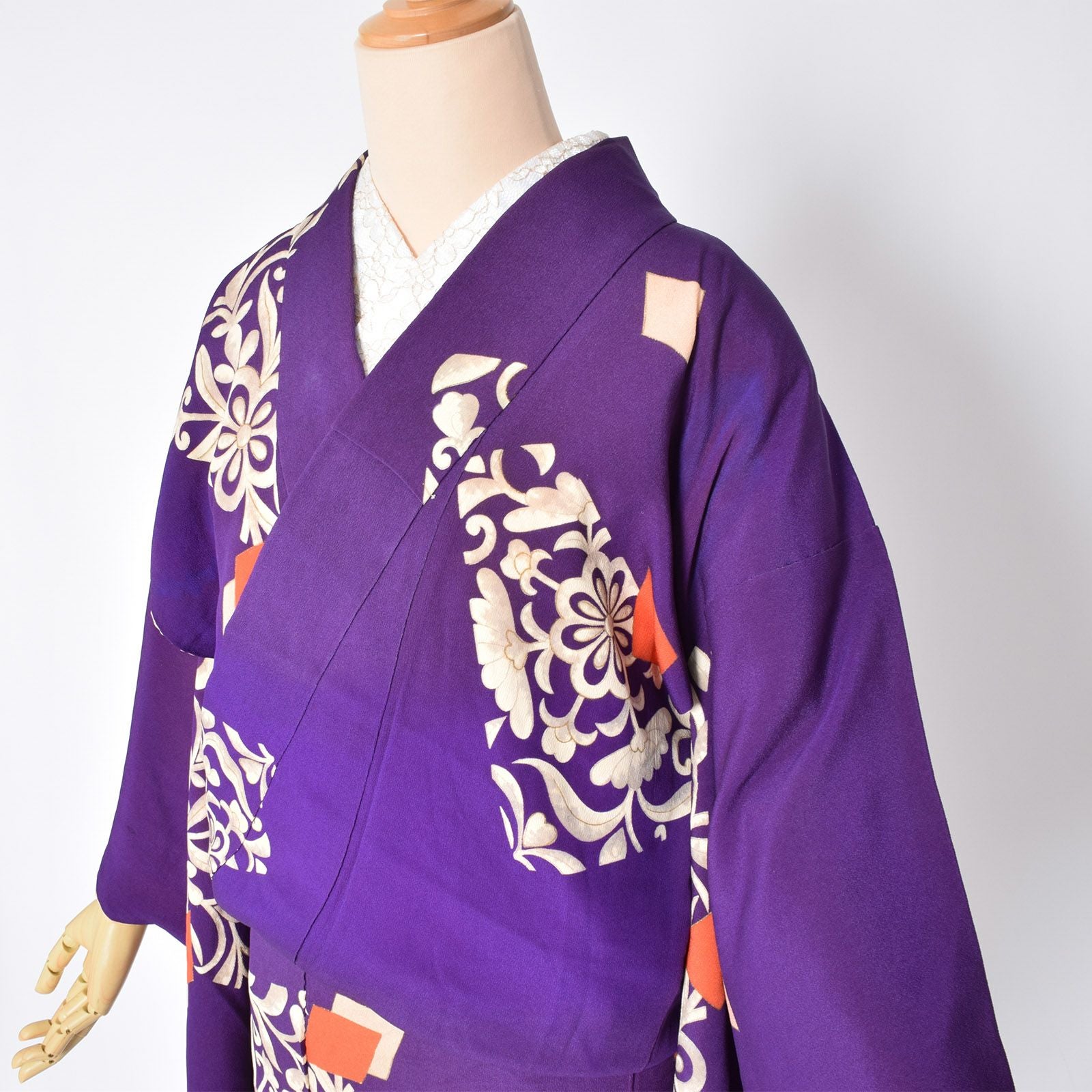 中古品】「紫 菱と華紋」アンティーク着物 正絹 袷 小紋 袖丈長め