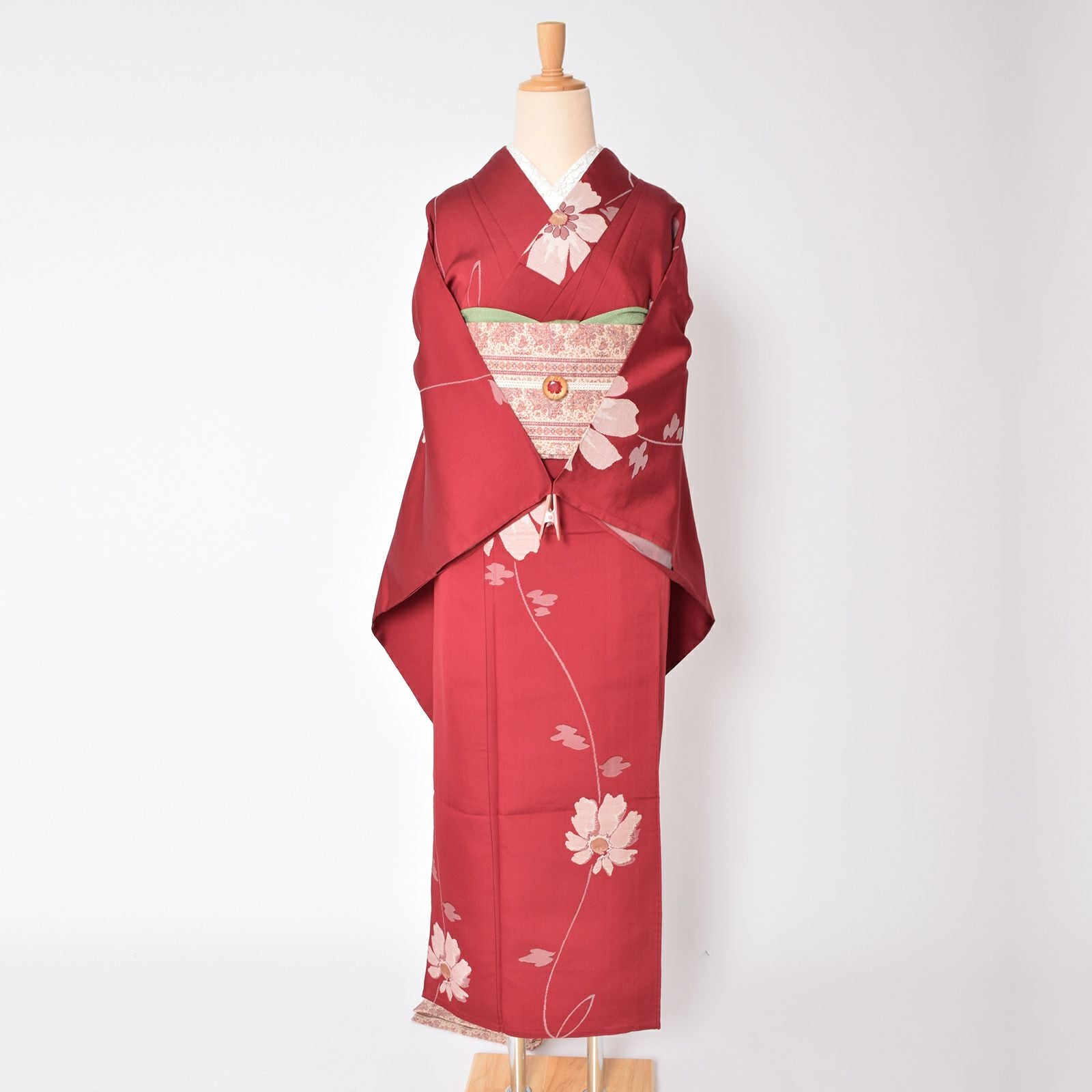 中古品】「紅色 つた花」アンティーク着物 正絹 小紋 単衣 袖丈長め