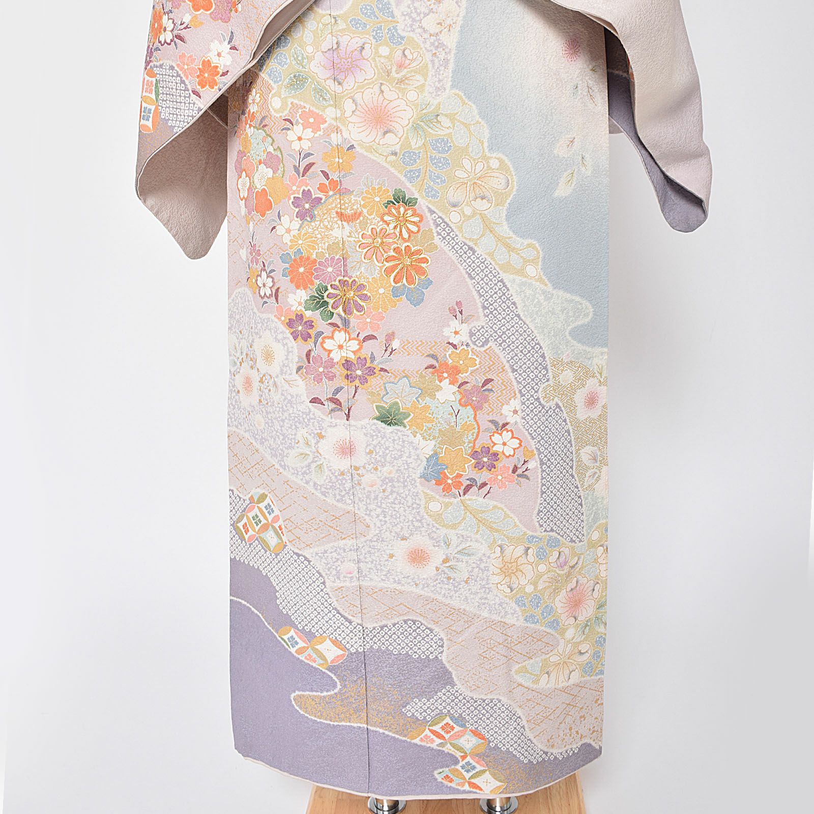 中古品】訪問着 単品「藤色 紋意匠 ぼかし 雪輪 桜 吉祥文様」袷 正絹