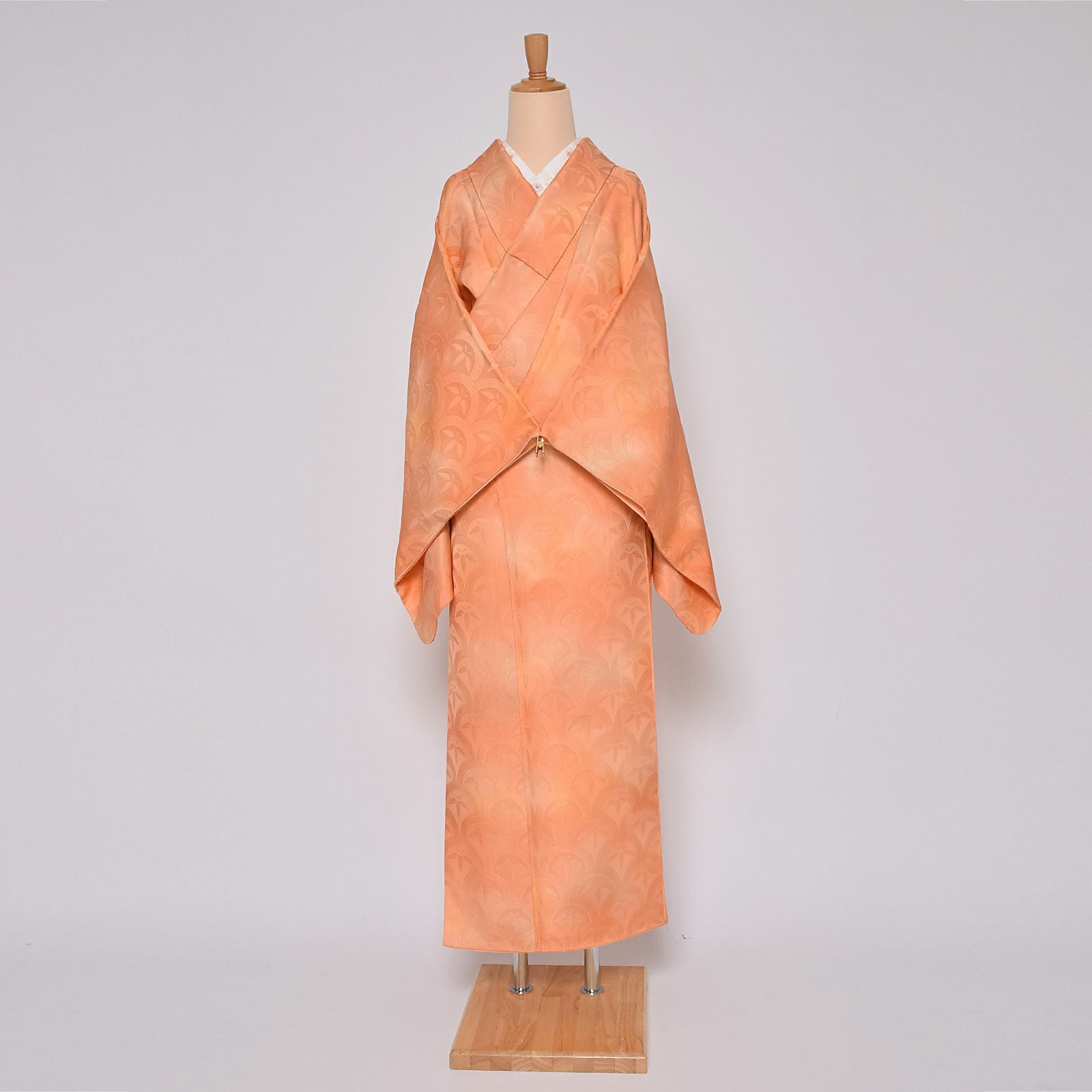 【中古品】「オレンジ色　ぼかし」仕立て上がり リサイクル着物 小紋 袷