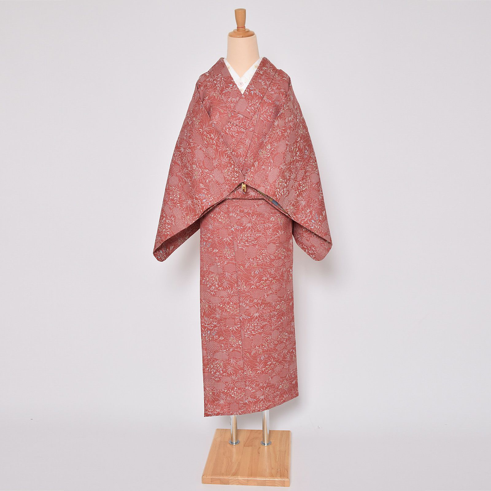 【中古品】「赤紅　亀甲　風景文」仕立て上がり リサイクル着物 小紋 単衣