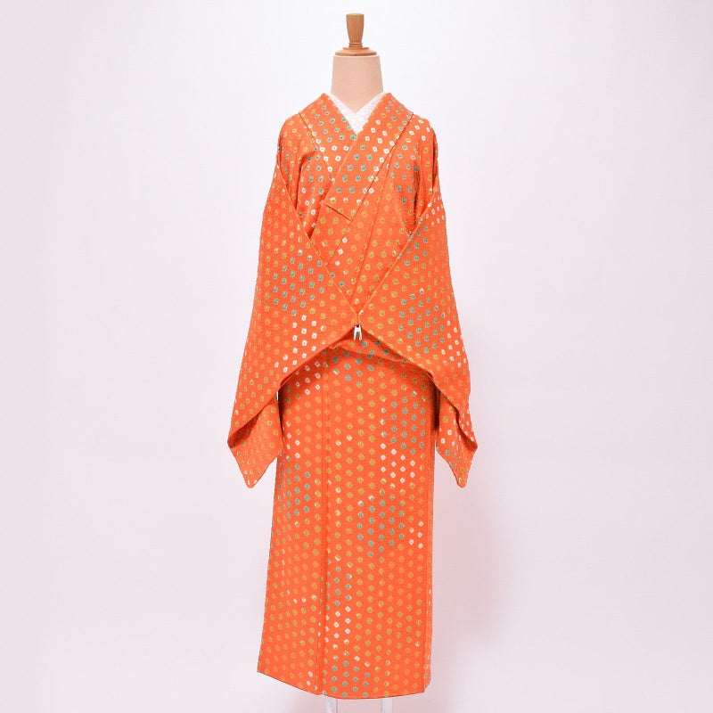 【中古品】仕立て上がり 袷着物 「朱色　麻の葉地紋に絞り」 小紋 正絹 絞り