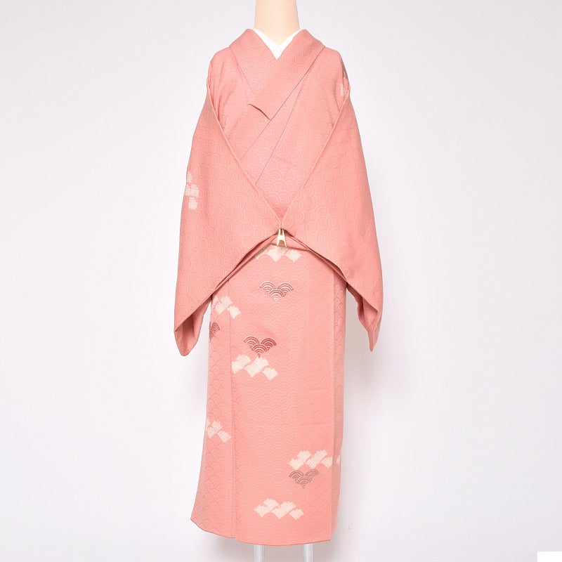 【中古品】仕立て上がり 付け下げ訪問着 「ベビーピンク　青海波　地紋絞り」 袷 着物 正絹