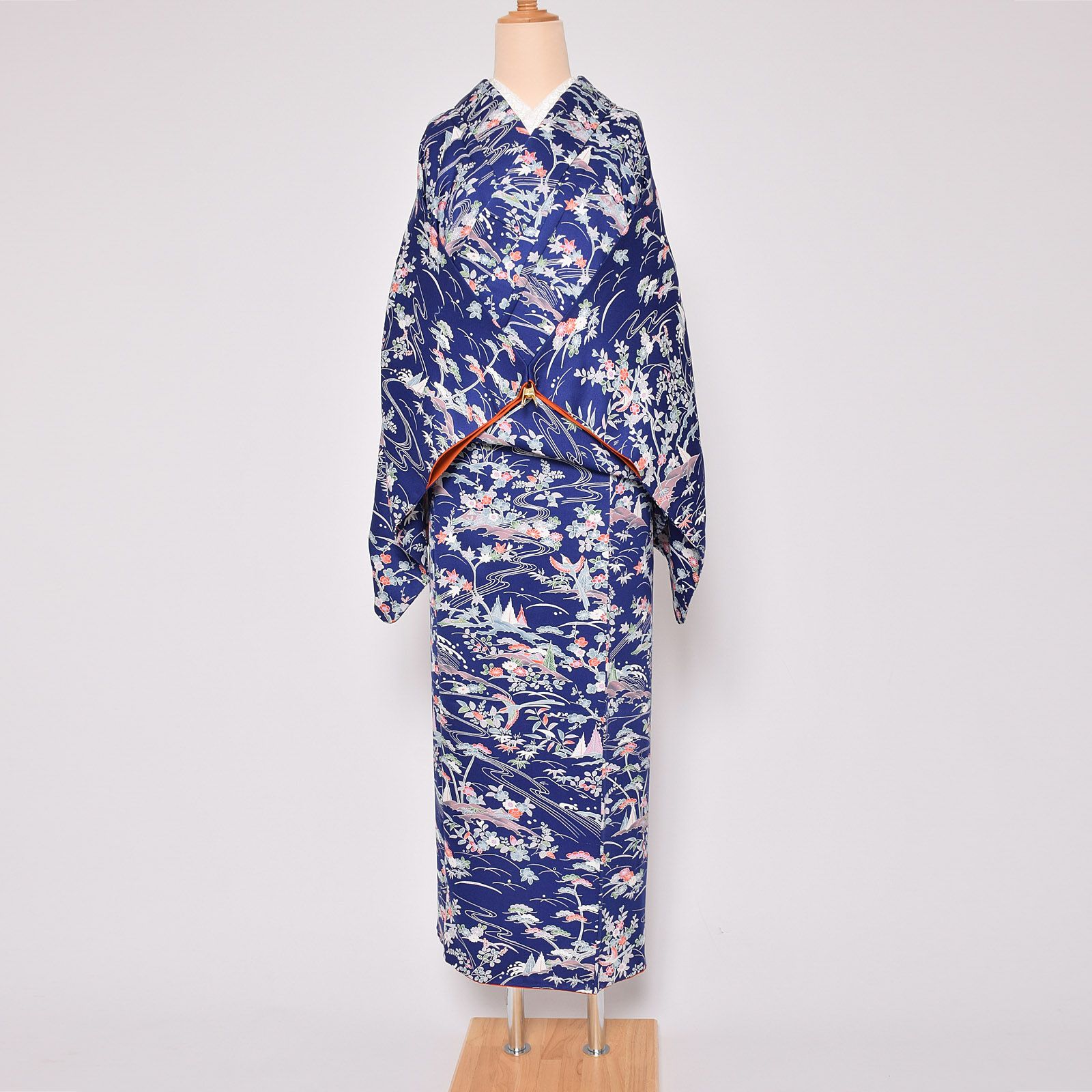 【中古品】仕立て上がり 袷着物 「紺色　草花風景」 小紋 正絹