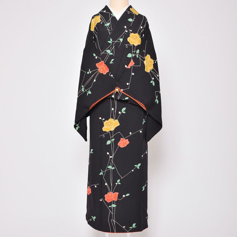 【中古品】仕立て上がり 袷着物 「黒地に薔薇」 小紋 正絹