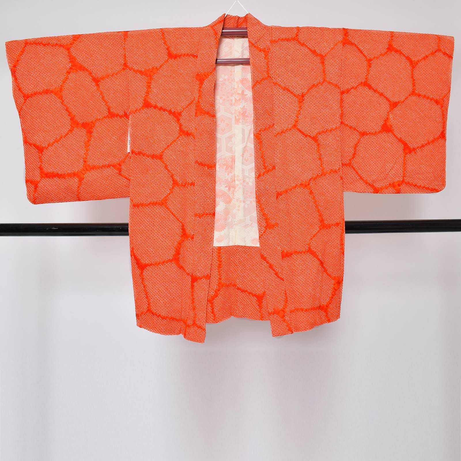 Prices down3】【中古品】羽織 「朱色 亀甲文 鹿の子絞り」 正絹 総