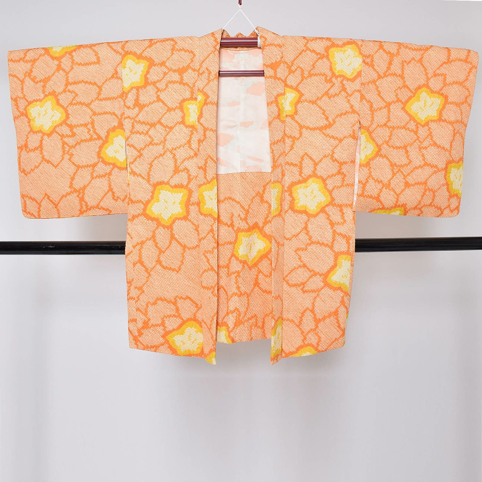 総絞り羽織(オレンジ) Prices down3）(中古品)羽織 「オレンジ 花」 正絹 総絞り 羽織り