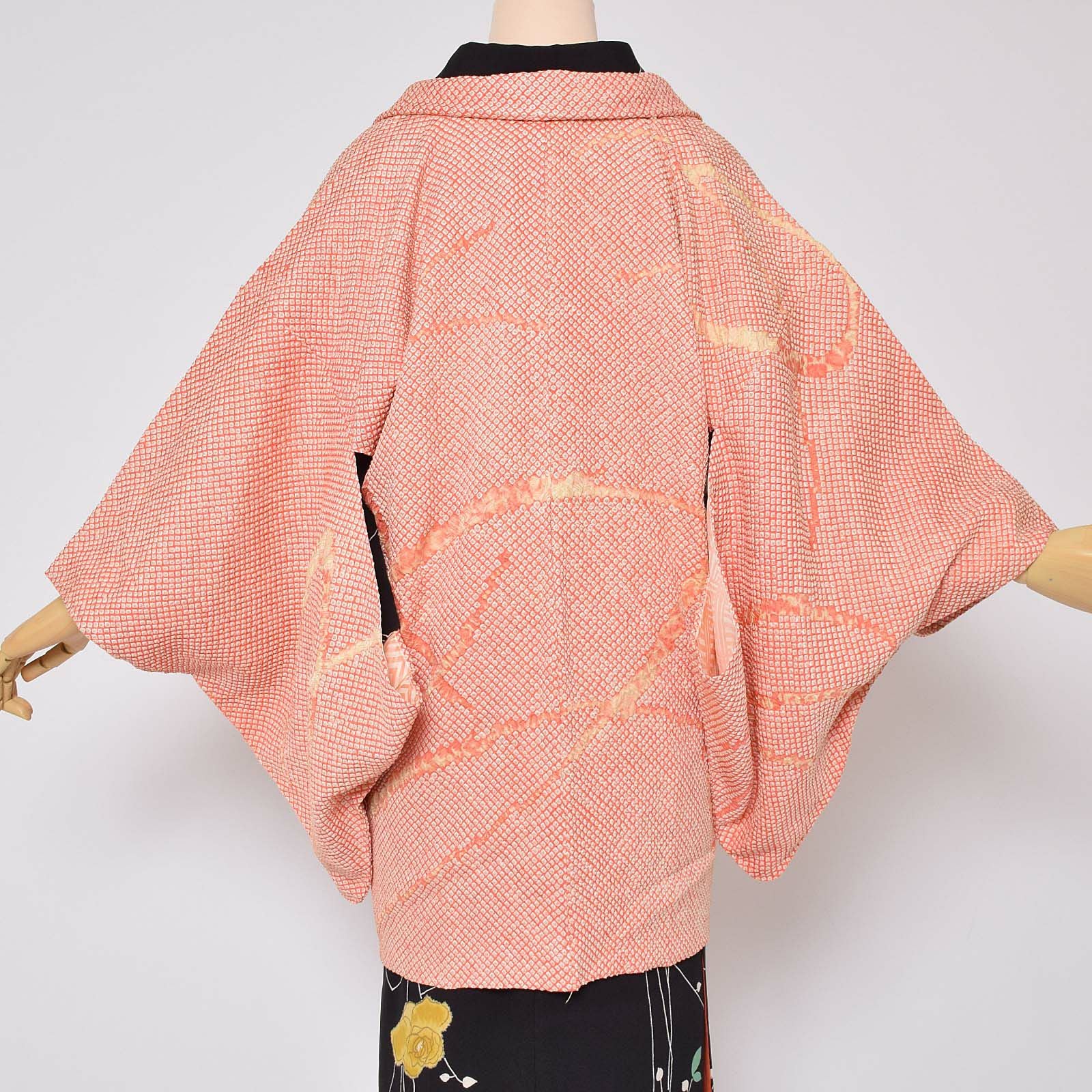 中古品】羽織 「サーモンピンク 旋風」 正絹 総絞り 羽織り 【メール便
