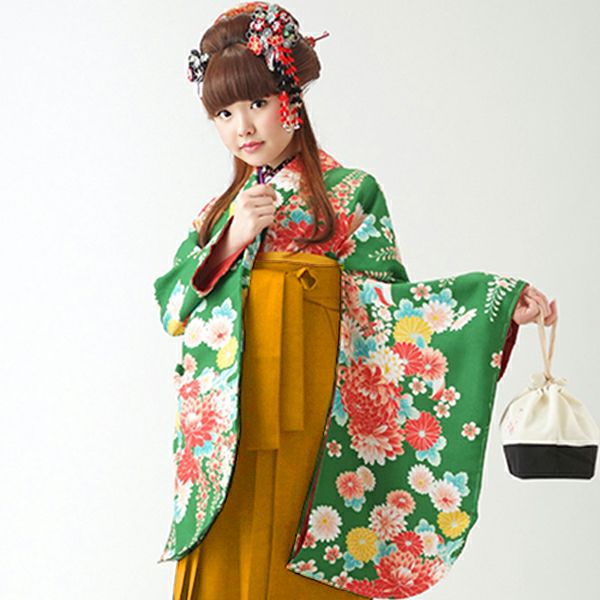 【中古品】卒業式袴セット 「二尺袖：緑　菊と藤の花+袴：金茶×菊　刺繍」 貸衣装処分 レンタル処分品 二尺袖 袴 卒業式、謝恩会に