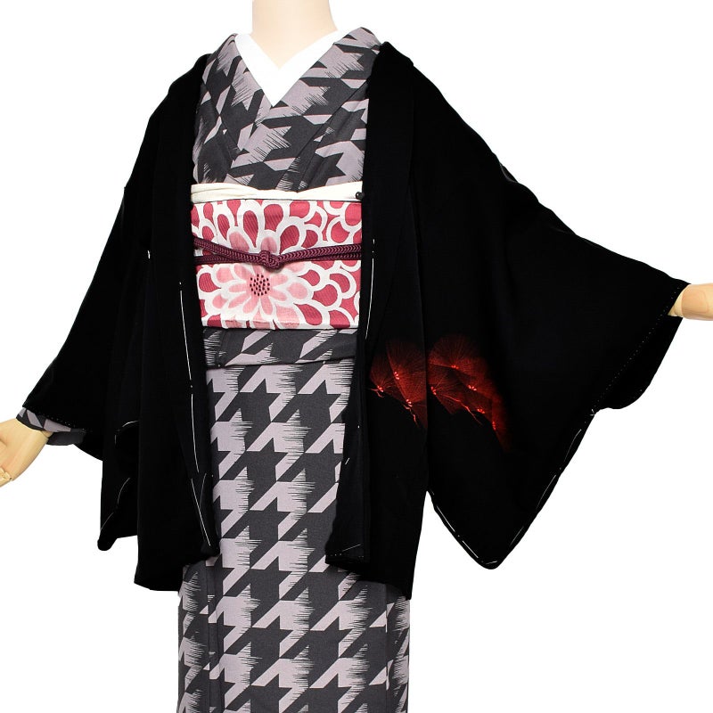 【中古品】羽織 「黒地に針松」 正絹 羽織り