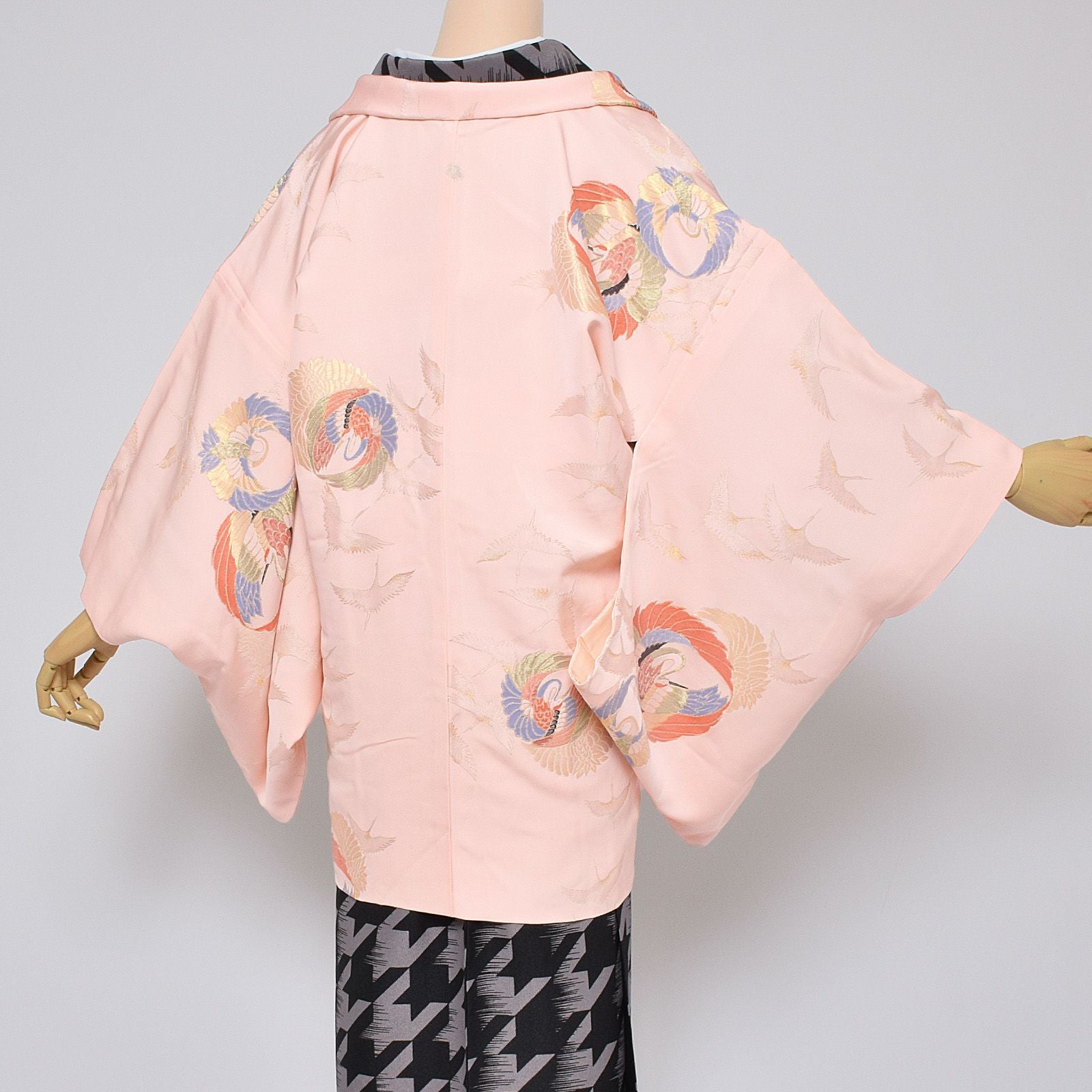 中古品】羽織 「ピンクに鶴」 正絹 羽織り 【メール便不可 中古品】羽織 「ピンクに鶴」 正絹 羽織り 【メール便不可