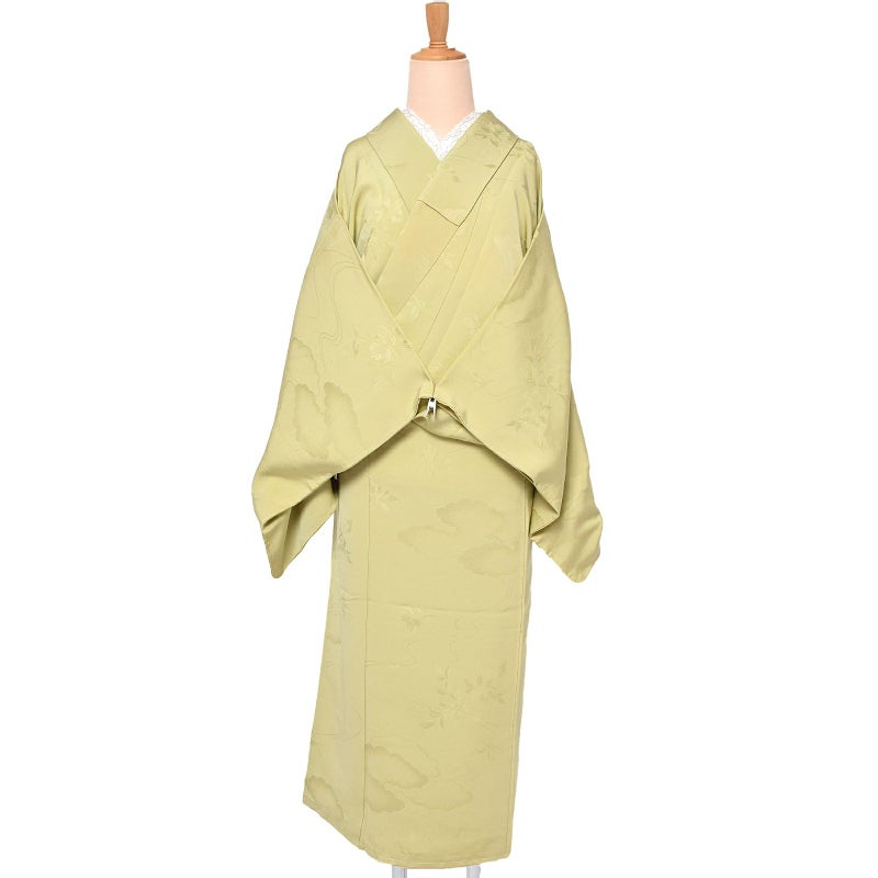 【中古品】仕立て上がり 袷着物 「黄緑　流水に花と雲文様」 小紋 正絹