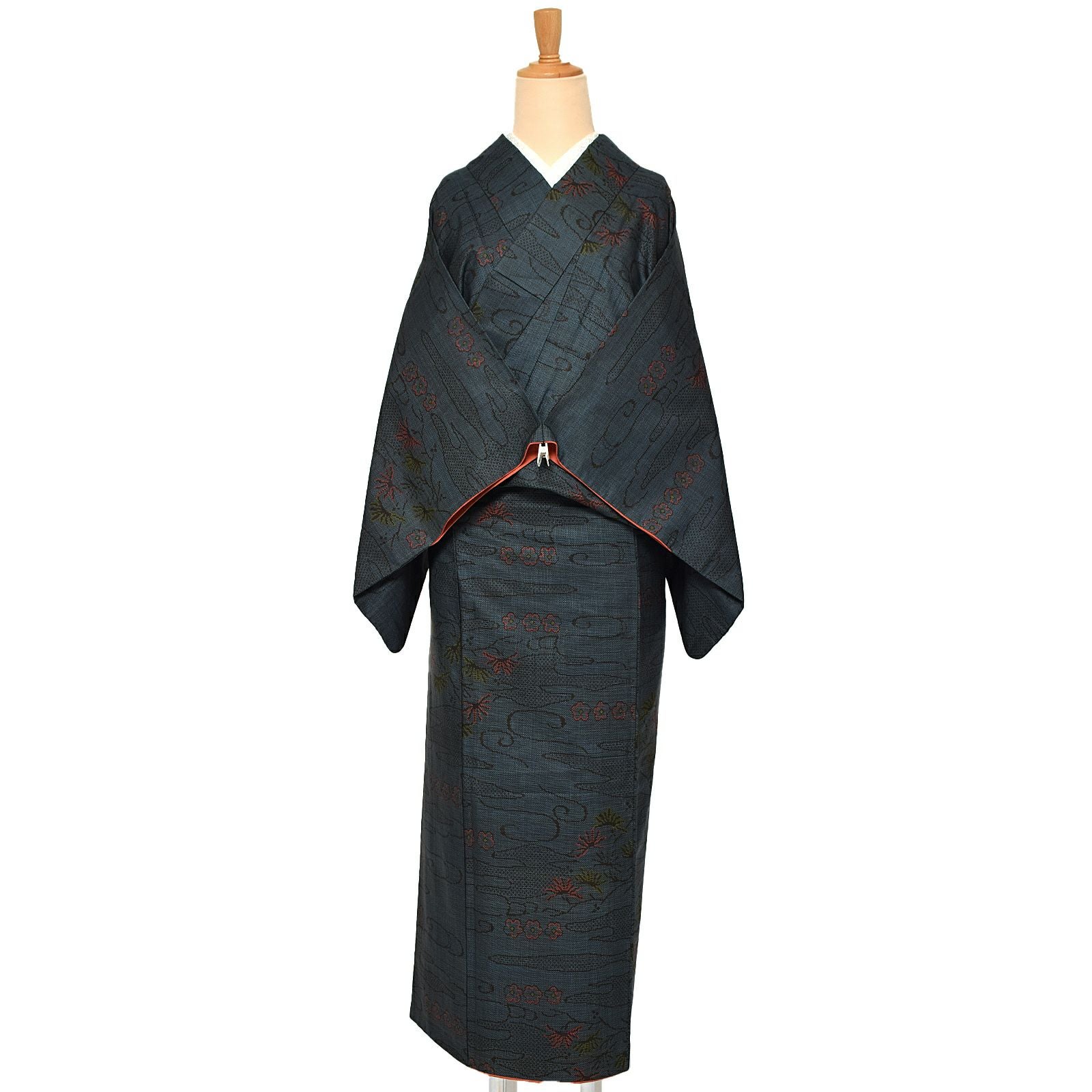 【中古品】仕立て上がり 袷着物 「深い青地　流水に松　梅」 紬 正絹