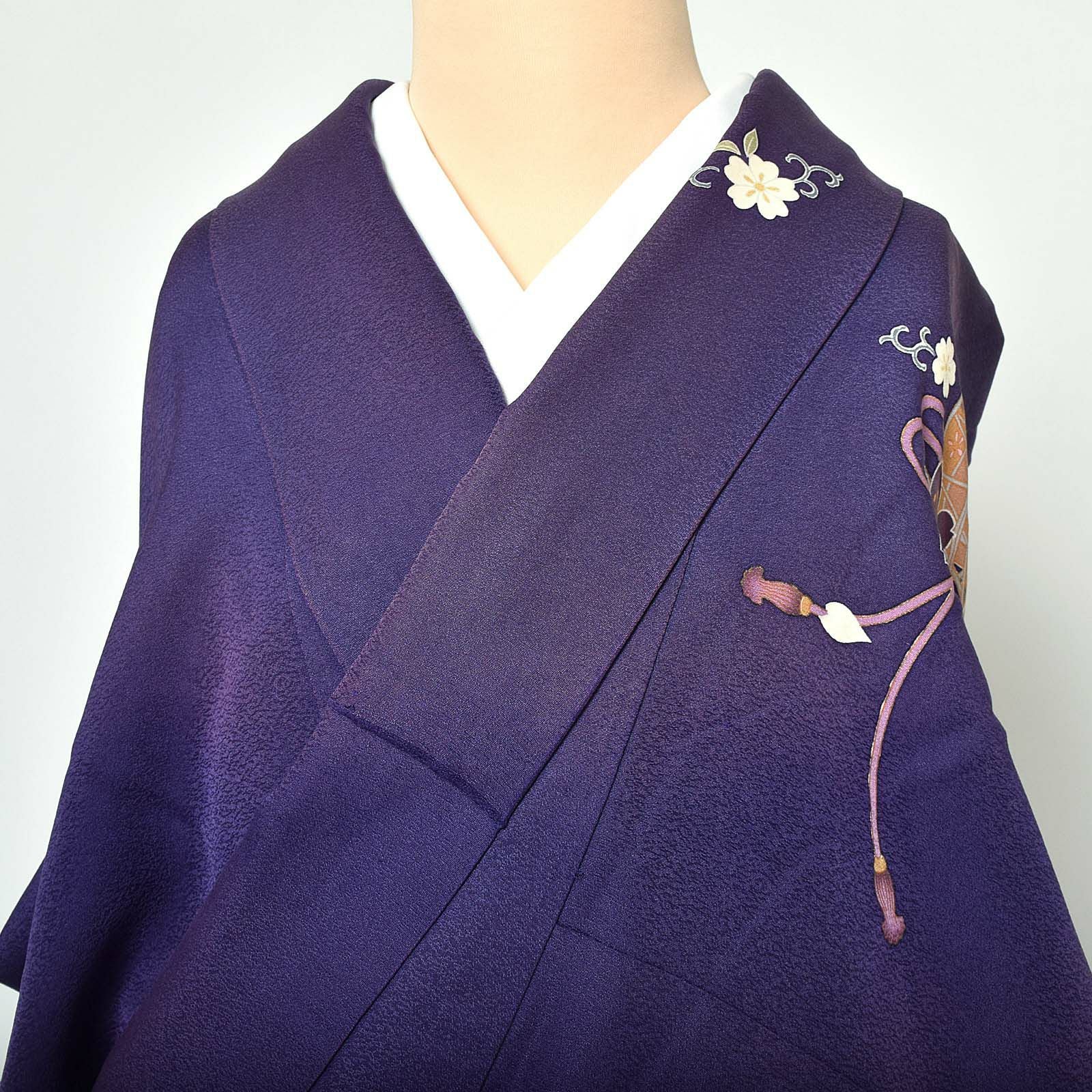 中古品】仕立て上がり 振袖 袷着物 「青紫 几帳文に牡丹 鼓」 正絹