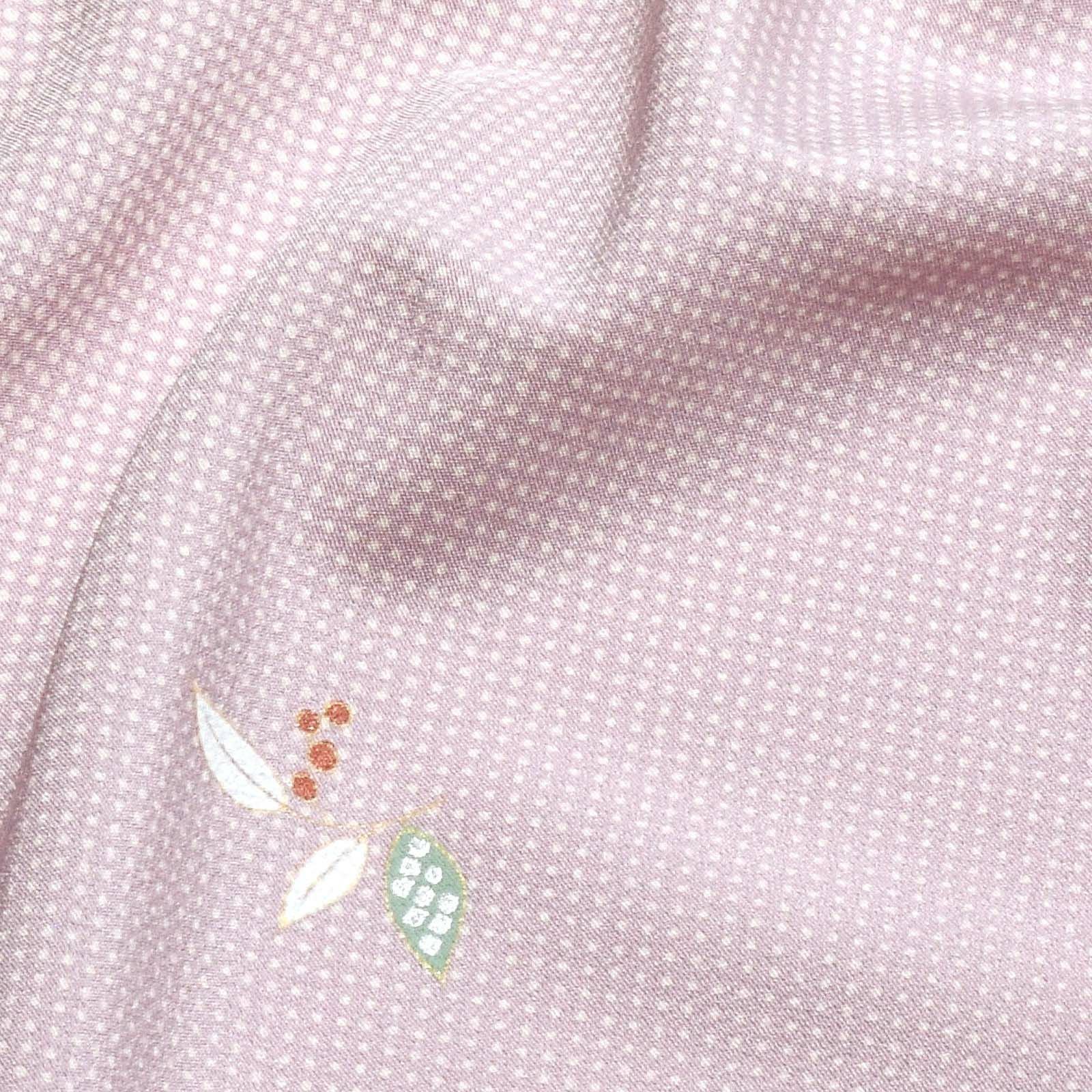 5【新品】正絹 反物 小紋 紅型染 丹後ちりめん 白地 華やか 定価8.8万円 Prices down2】正絹 小紋 反物 着物「紅藤色 行儀、南天」日本製 丹後