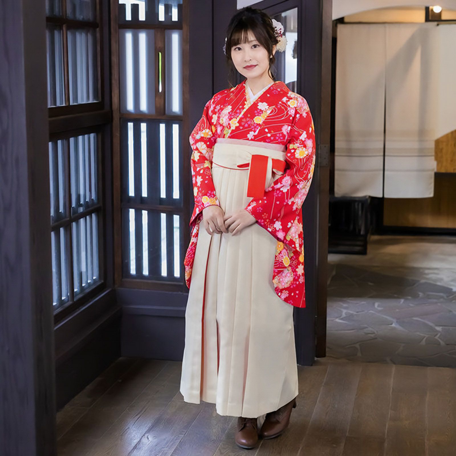 【中古品】二尺袖 単品「赤　桜　友禅調糸目の風」貸衣装処分 レンタル処分品 卒業式