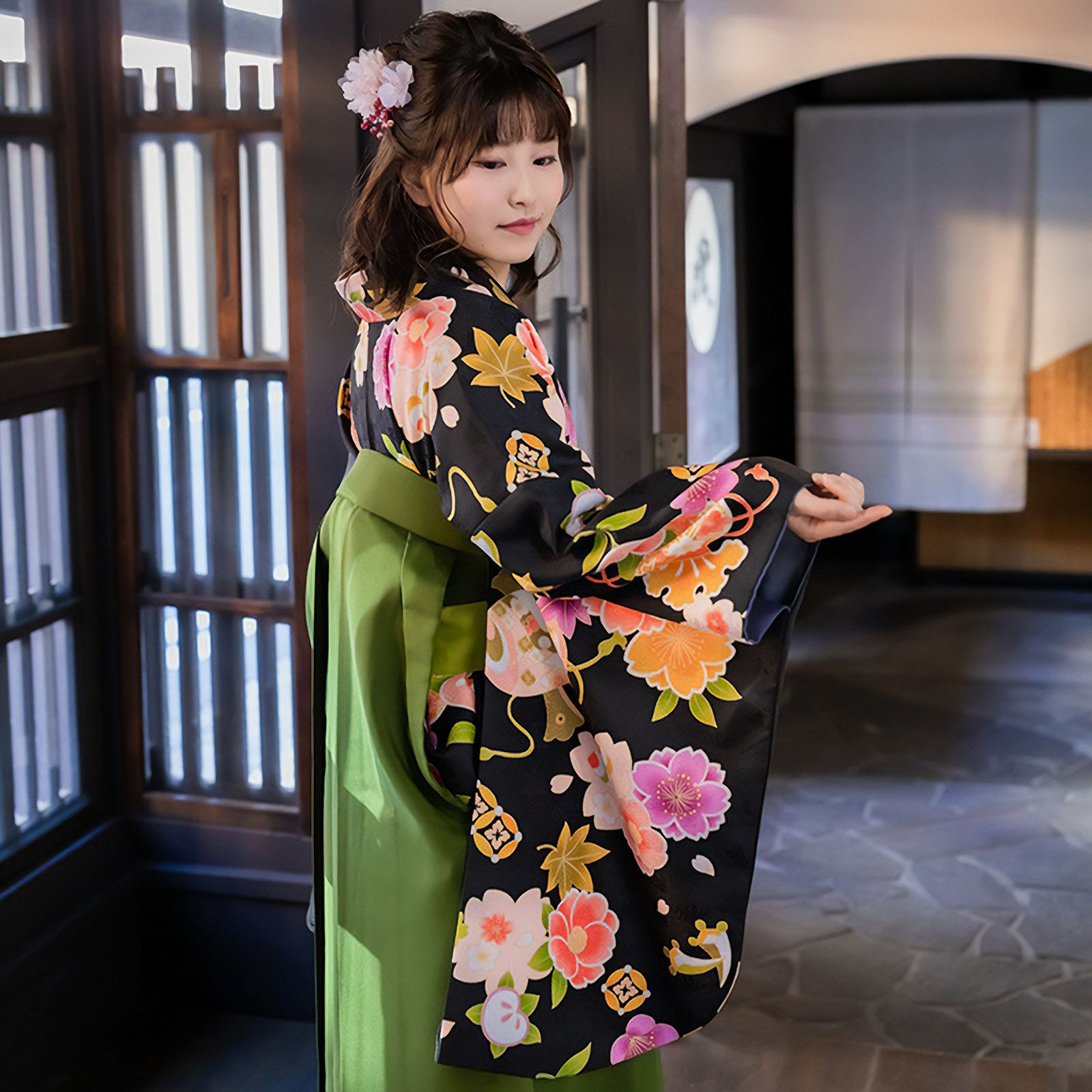 中古品】二尺袖 単品「黒 桜楓橘 宝尽くし」貸衣装処分 レンタル処分品