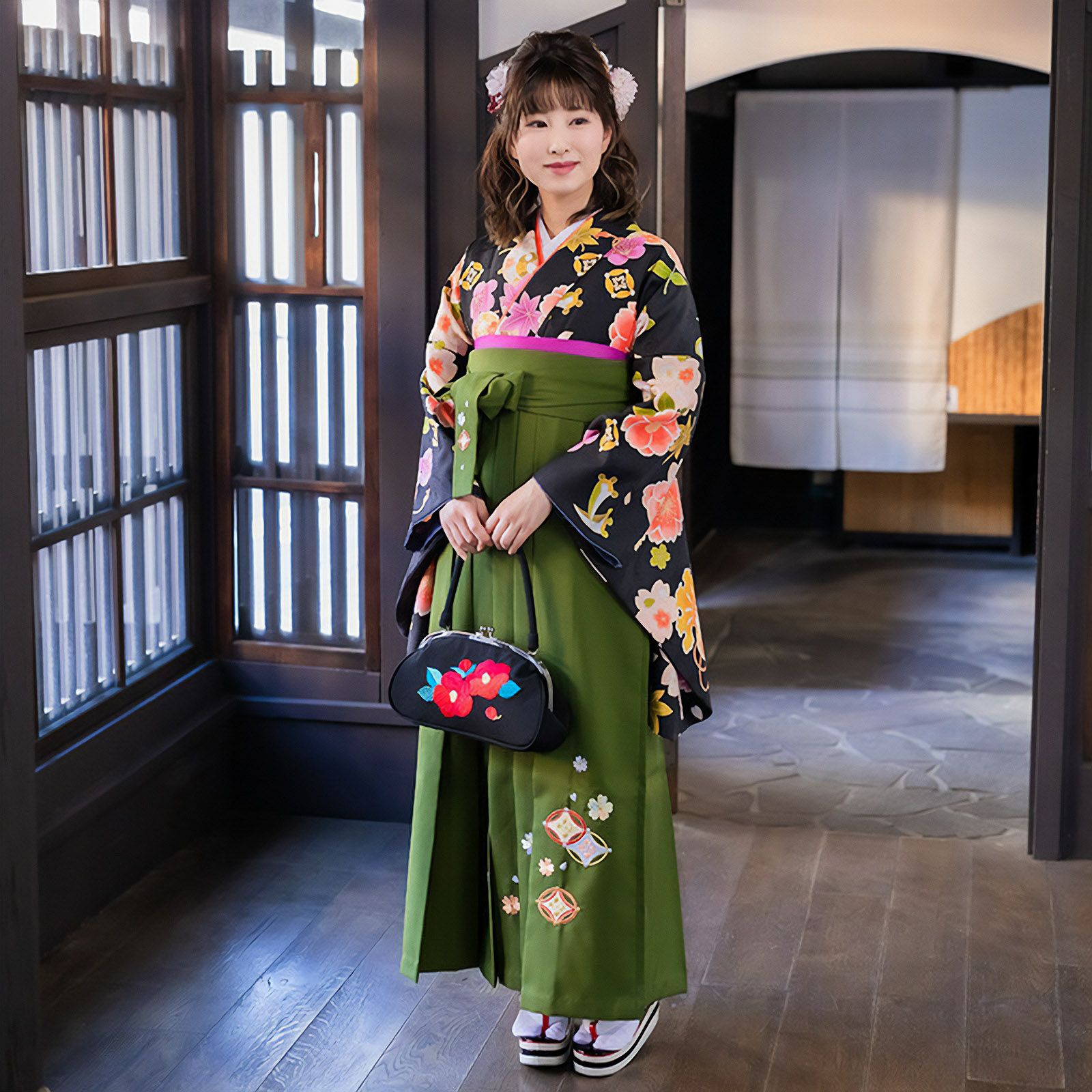 中古品】二尺袖 単品「黒 桜楓橘 宝尽くし」貸衣装処分 レンタル処分品