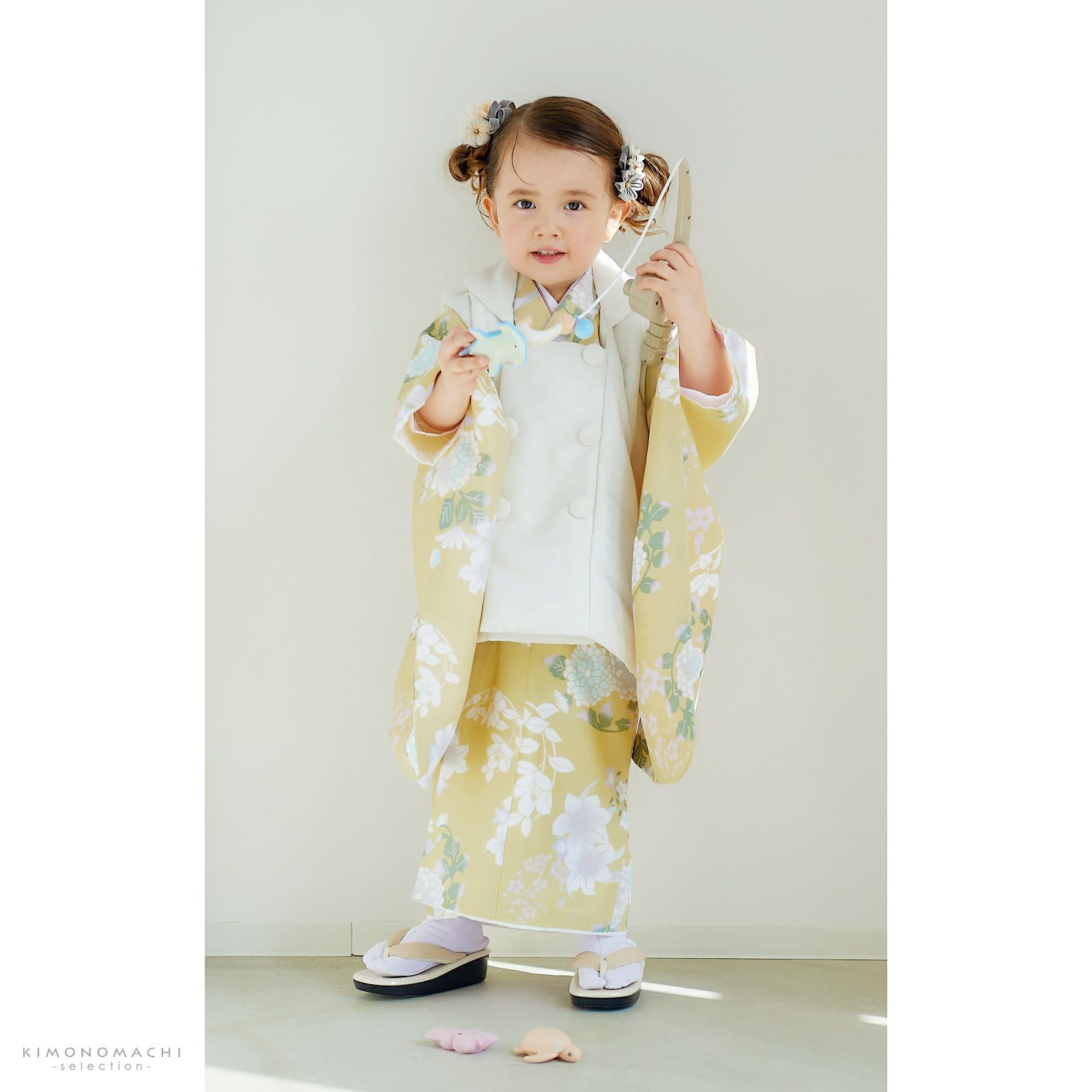 Prices down2】七五三 着物 3歳 女の子 被布セット KOHARU 「白、淡
