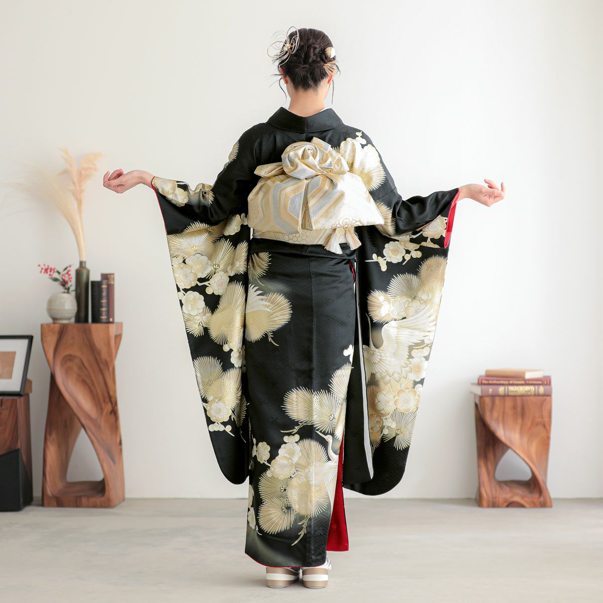 豪華 黒地 金彩 鶴 松 梅 御所車 振袖 正絹 成人式 結婚式 裄67.5cm 未仕立て 振袖 22点セット「黒金 鶴に松梅」仮絵羽 振り袖 正絹 着物