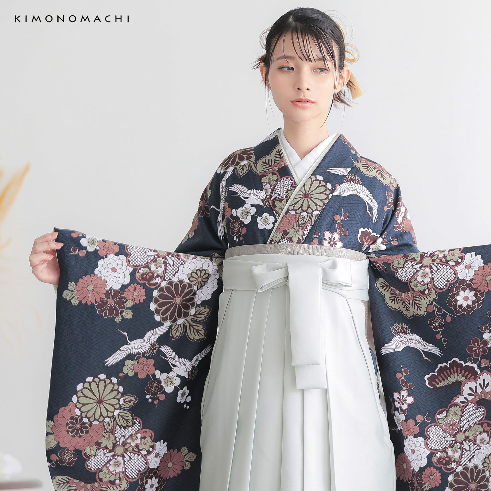 袴 セット 卒業式 女性 4点セット「二尺袖：鶴と花紋に紗綾形 紺色＋袴