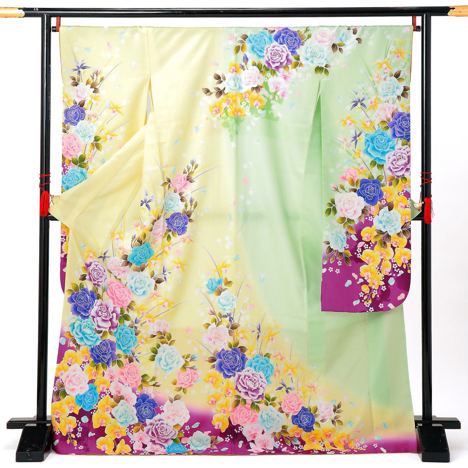 【中古品】仕立て上がり 振袖「薔薇　胡蝶蘭　薄緑ぼかし　淡黄蘗色」貸衣装処分 レンタル処分品 成人式