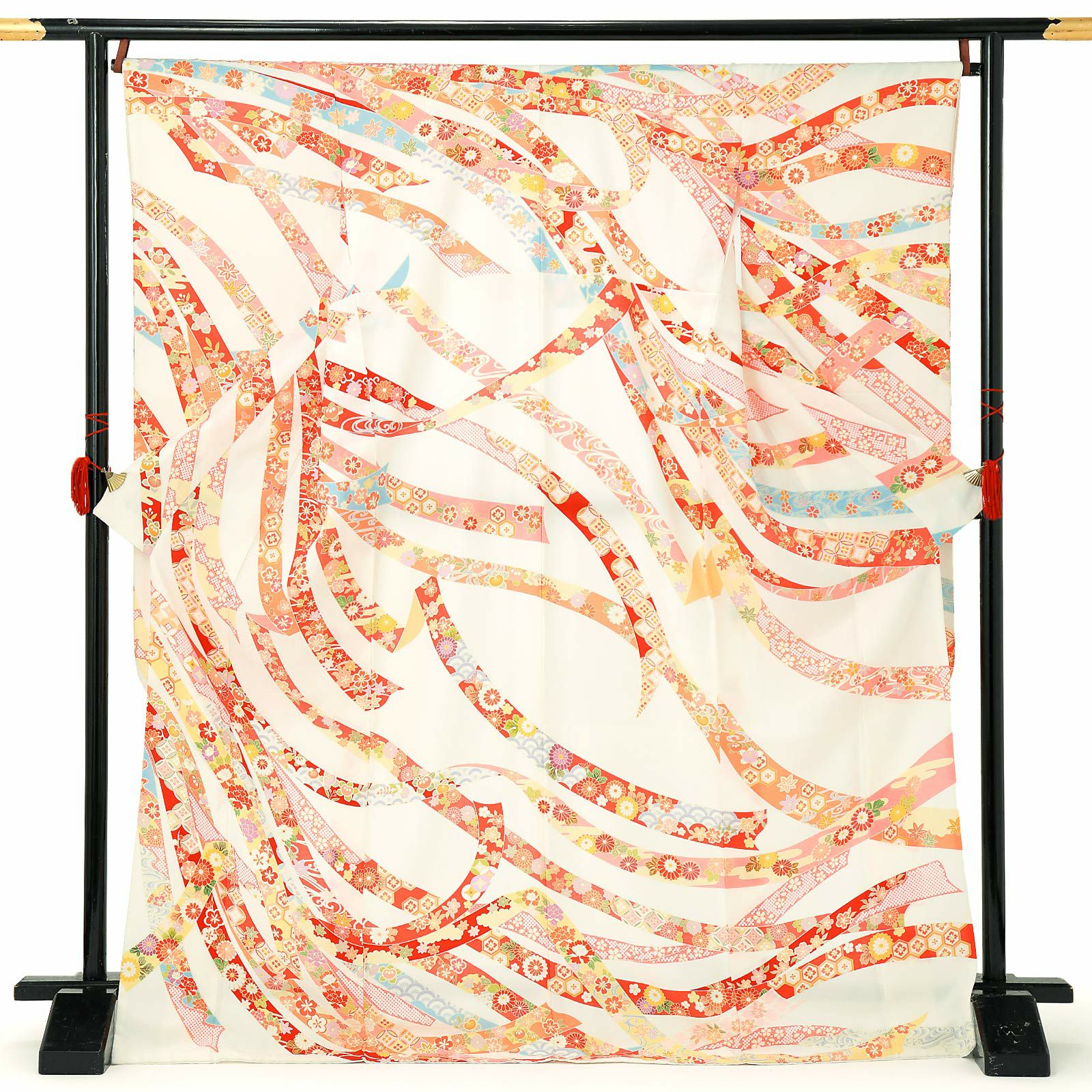 【中古品】仕立て上がり 振袖「あばれ熨斗　白練地」貸衣装処分 レンタル処分品 成人式