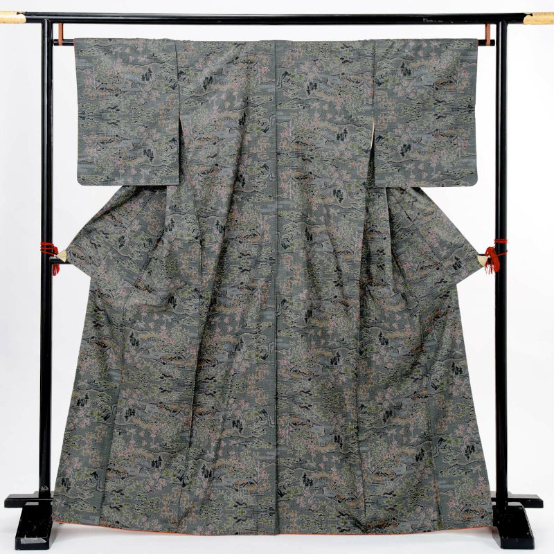 【中古品】仕立て上がり 色大島「グレー 御所解文様」小紋 正絹 紬