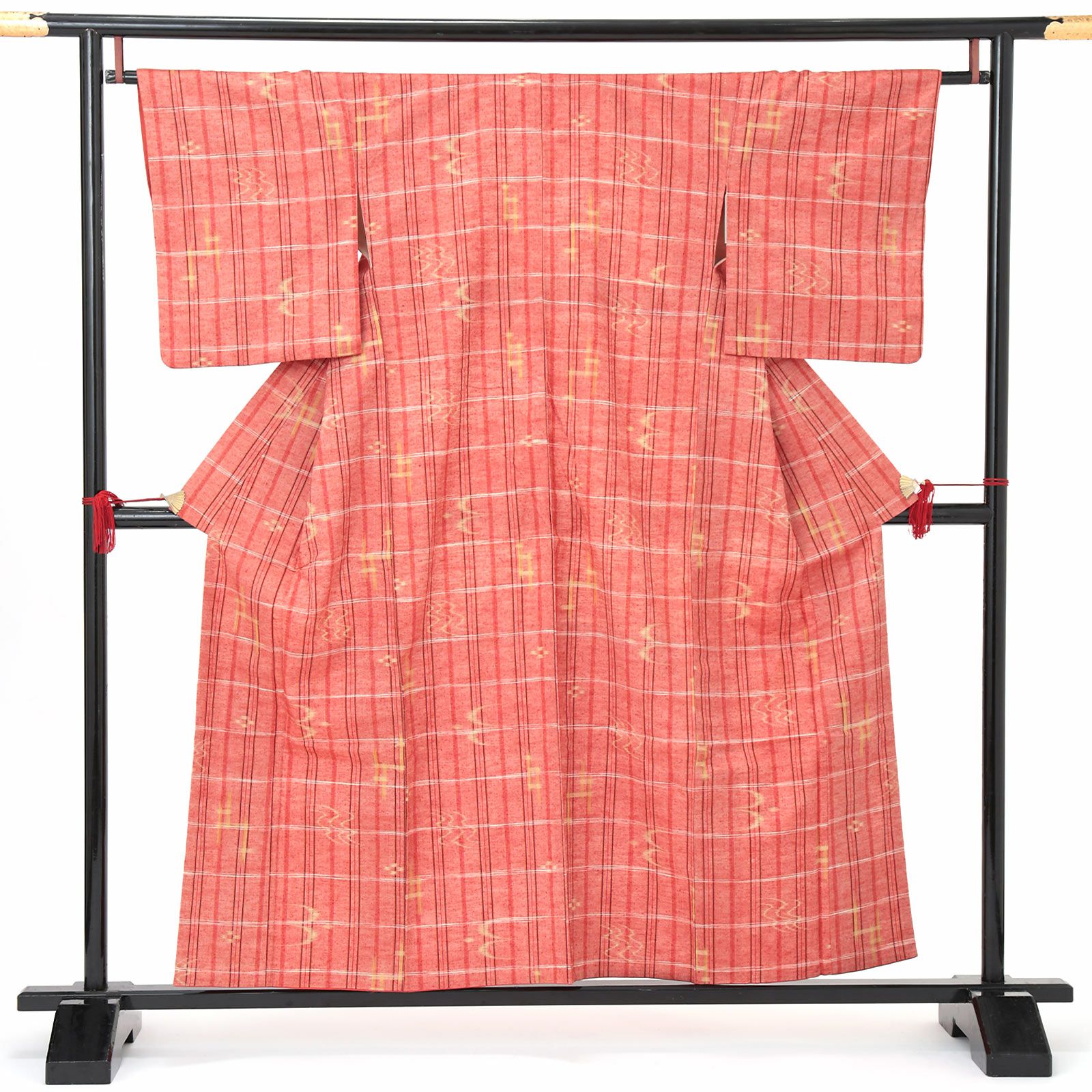 【中古品】仕立て上がり 袷着物「レッド 赤格子に絣の燕」小紋 絹 紬