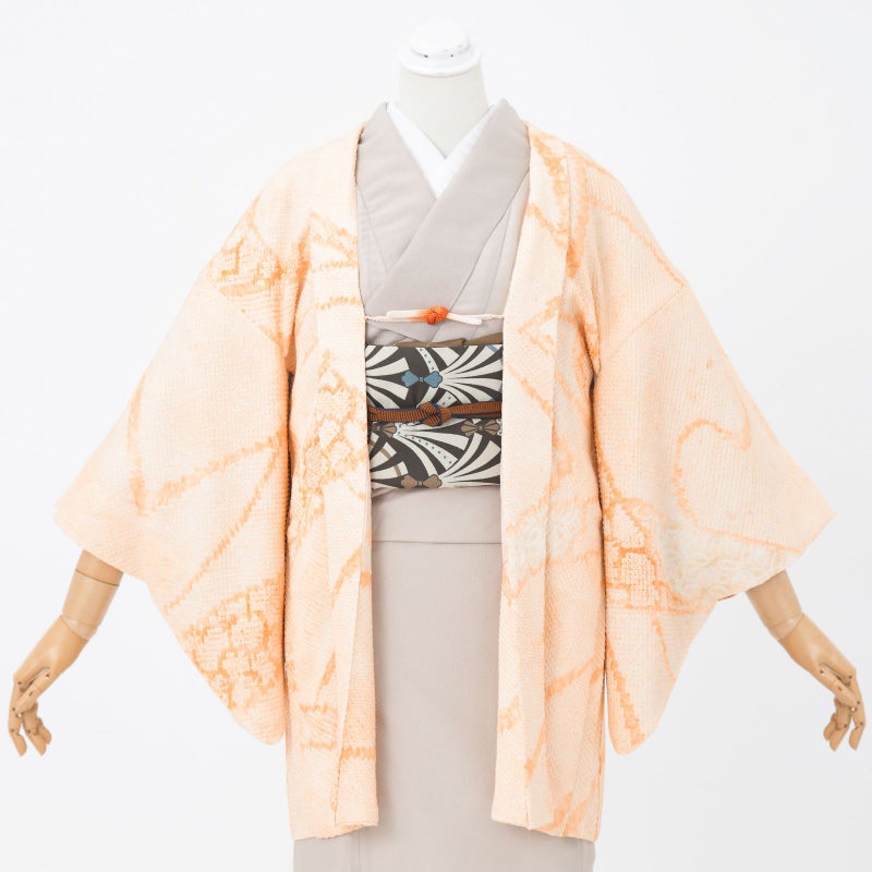 【中古品】羽織「暴れ熨斗柄 薄だいだい」正絹 絞り 羽織り