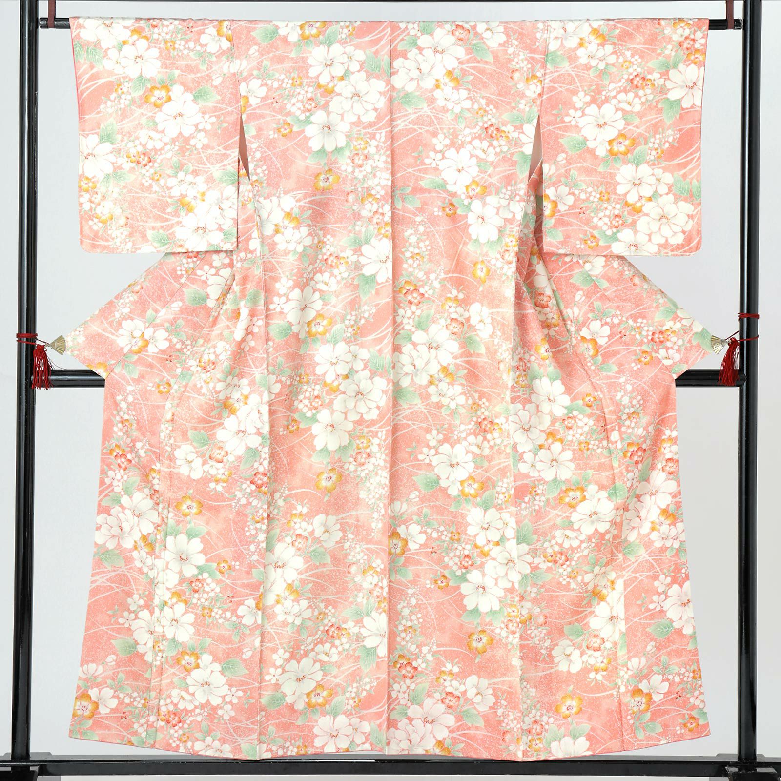 【中古品】仕立て上がり 袷着物「露芝に花 薄橙色」小紋【メール便不可】ss2503fml10