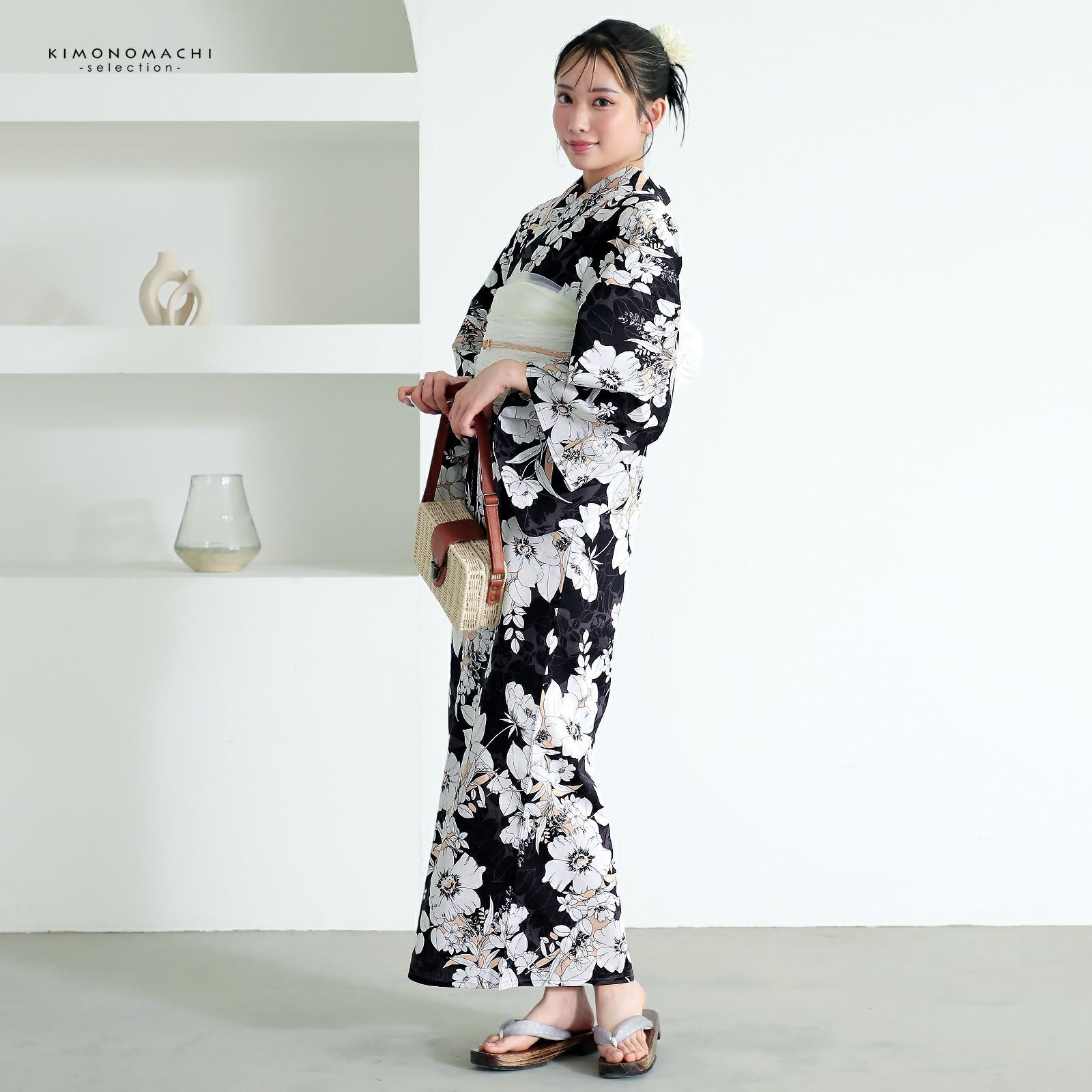 白黒肩身変わりの浴衣(単衣綿着物) 新品未使用 浴衣 レディース 女性浴衣 単品「シンプルライフ：ブラック×サーモン